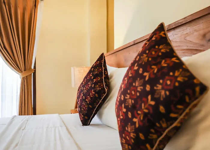 Big Stone House R6 - Premium Location, 6 Min Center - Shared Pool Ubud