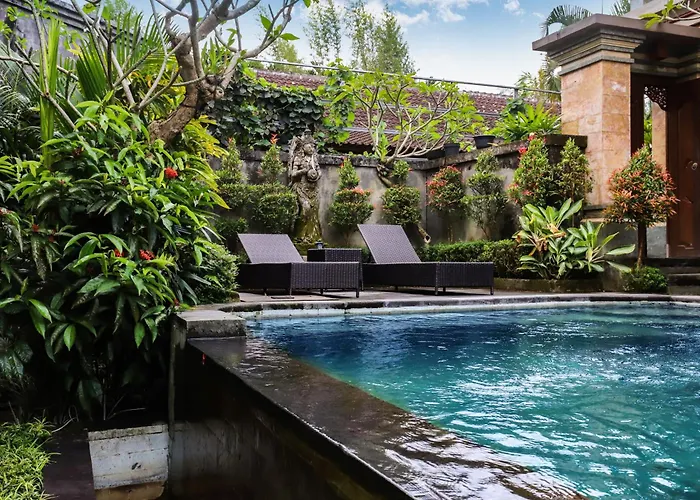 Big Stone House R6 - Premium Location, 6 Min Center - Shared Pool Villa Ubud